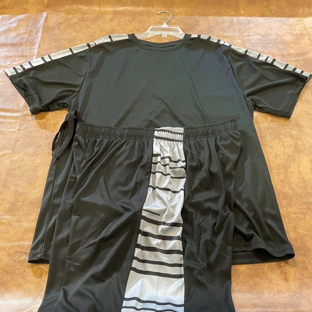 Brand New LU LINEA UOMO Two Piece Short Set, XXL, W/Tags